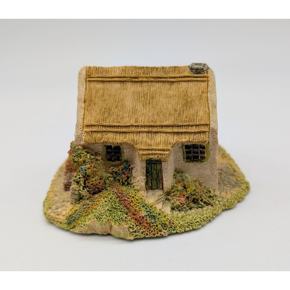 Irish Heritage Collection Paddy Flynn's Farmhouse Miniature Cottage Figure 1987
